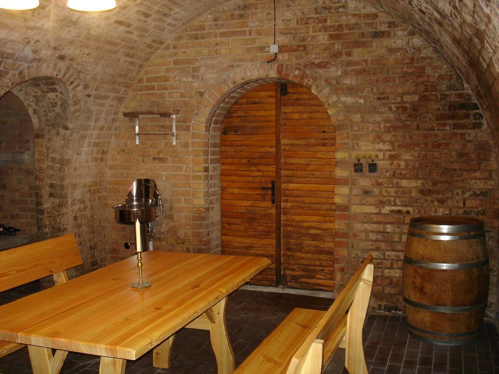Apartmany Turold Mikulov Luaran gambar